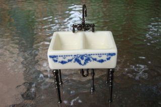   Miniatures ~ Reutter Porcelain ~ Small Aged Sink w/ Blue Trim, Kitchen