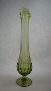 Beautiful Fenton Green Thumbprint Bud Vase 15 1/4 Tall with Sticker