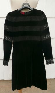 VALENTINO HAUTE COUTURE BLACK VELVET AND LACE EVENING DRESS, SZ. 40 