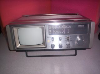 Vintage RCA Portable TV/ Radio/Clock,Model AGR 056s
