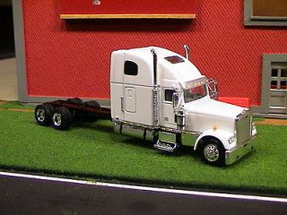 SPECCAST FREIGHTLINER CLASSIC SEMI CAB AND CHASSIE   WHITE 1/64 FITS 