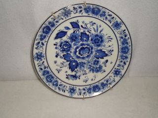 Royal Delft Plate flowered with holder for wall
