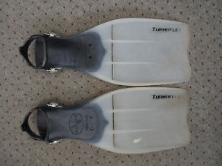 Dacor Swim Fins   GREAT CONDITION   Made in Italy   Size Medium