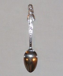 dionne quintuplets spoons in Decorative Collectibles