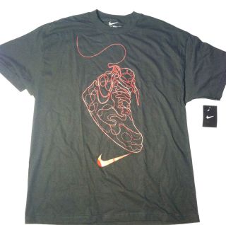 NIKE MENS T SHIRT NEW WITH TAGS CLASSIC SNEAKERS SIZE XL