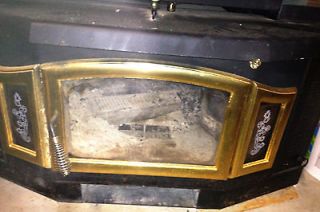 The Earth Stove Fireplace Insert   19700 SW   Solid Wood Fuel Only