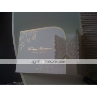 elegante tri voudige trouwkaart met lasergesneden vlinder (set van 50 