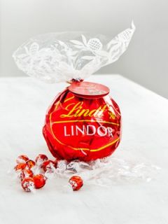 Lindt Lindor Maxi Ball Very.co.uk