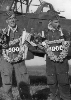 WWII PHOTO Wehrmacht German / ACE Pilot Luftwaffe Hans Ulrich Rudel