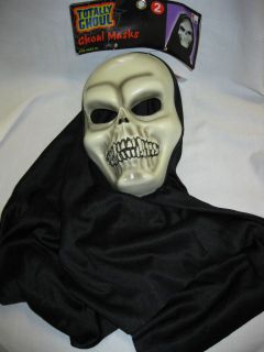 New Halloween Hard Plastic Mask With Neck Cape Closed Mouth