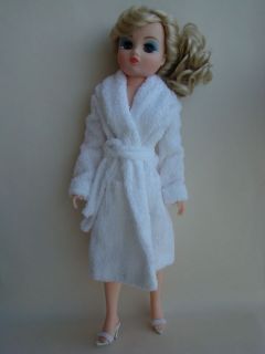 Madame Alexander Coco Bathrobe 16 Fashion Doll Ready for Wardrobe 