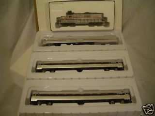 amtrak train set in Model Railroads & Trains
