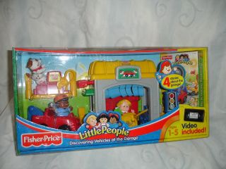 FISHER PRICE LITTLE PEOPLE DISCOVERING VEHICLES AT THE GARAGE W/ VHS 