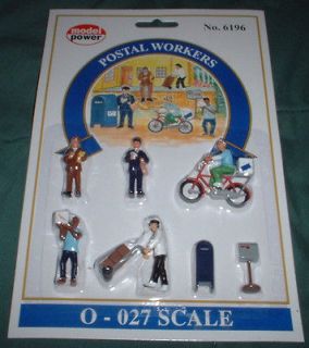   Scale POSTAL WORKERS  miniature train people painted & poised 5/pk