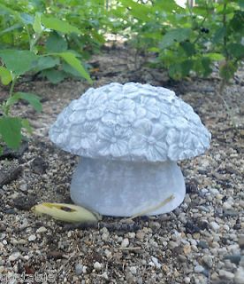 Poly plastic 2 piece mushroom garden mold plaster concrete casting 