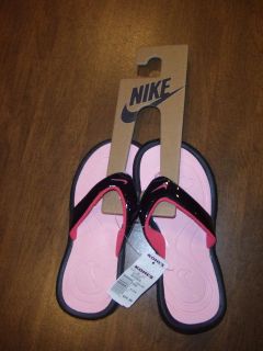 NIKE BLACK PATIENT AND PINK FLIP FLOPS GIRLS SIZE 13C NEW