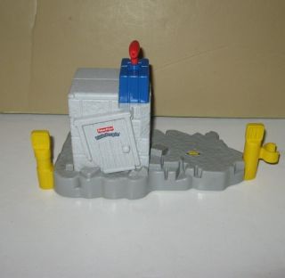 Fisher Price Little People CONSTRUCTION TNT Dynamite Station Shack