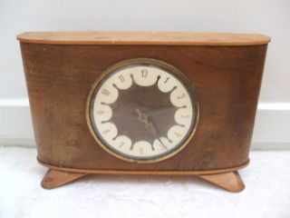 vintage wood case battery movement mantle clock 7 h 10