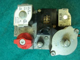 White Rodgers 2 stage LP gas valve 36E94 302 Carrier EF33CZ256 A