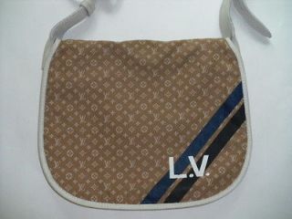 Louis Vuitton Messenger Bag in Womens Handbags & Bags