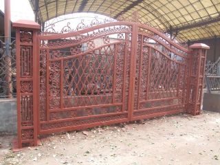 NICE CAST IRON VICTORIAN STYLE 17 HAND MADE DRIVEWAY GATES