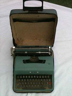 olivetti undewood lettera 32 with case made in italy time
