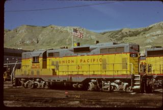 original slide up union pacific gp7 121 in 1984 time