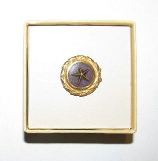 WORLD WAR TWO ERA GOLD STAR MOTHER LAPEL PIN WITH BOX IN MINT 