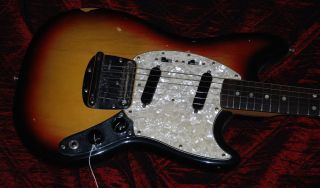Fender ® 1972 Mustang Electric Guitar   RARE   Clean   100% original