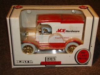 1993 Ertl 1905  Delivery Car Bank 1 25 Scale New in Box 