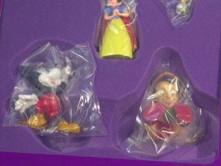 Disney STORYBOOK 5 ORNAMENT SET 75 Years Love & Laughter Mickey Dumbo 