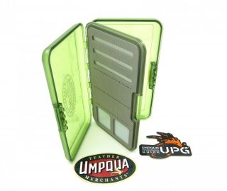 UMPQUA UPG WEEKENDER GREEN FLY BOX WATER RESISTANT LIGHTWEIGHT NEW FOR 