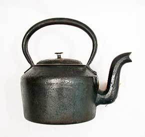Antique Cast Iron Izons Co 4 Pint Tea Kettle
