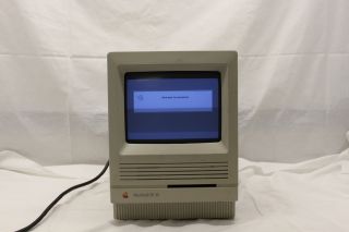Vintage Apple Macintosh SE 30 Computer Powers on M5119