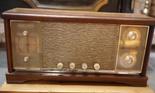Vintage 1964 Arvin 45R48 Tube Am FM Alarm Clock Radio Walnut Finish 