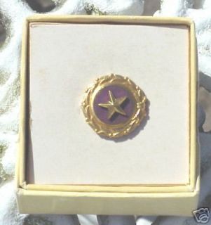 WWII Military Mothers Gold Star Military Pin Mint 1947
