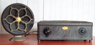 Vintage 1928 Atwater Kent Tube Radio with Speaker Metal Case Model 44 