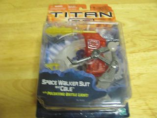 TITAN A.E. SPACE WALKER SUIT AND CALE W/PULSATING BATTLE LIGHT NWT