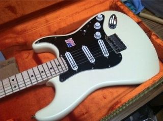 Fender BILLY CORGAN STRATOCASTER WHITE   THESE ARE NOT PRODUCED 