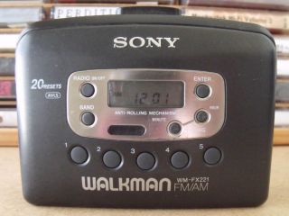 Sony Wm FX 221 Am FM Walkman Digital Tuning 20 Presets