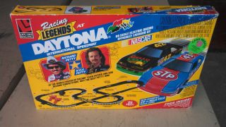 Daytona Petty Ho electric race car set. Slot Car. Richard & Kyle Petty 