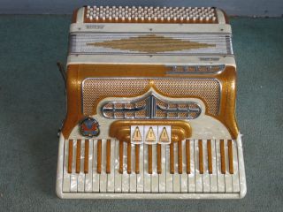 Ancona Accordion Vintage 1940s Made in Italy Gold Sparkel Creme Finish 