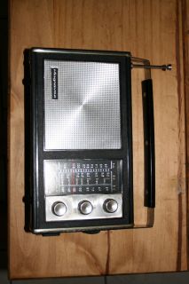 Vintage Magnavox 3 band Transistor Radio Short wave fm sw bc Portable 