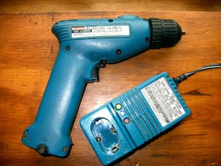 Makita 6172D 3/8 Drill & DC9700A Fast Charger BATTERY/CORDLESS/POWER 