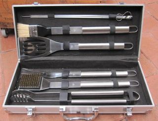New 5 Piece BBQ Tool Set with Skewers in Carry Case