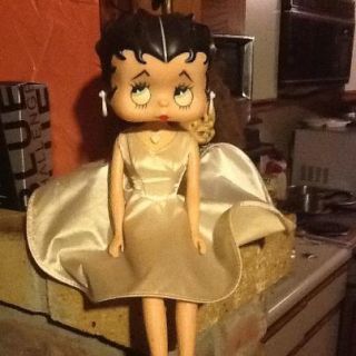 BETTY BOOP TALKING COLLECTORS DOLL AS MARILYN MONROE WITH SOUND 