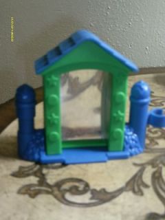 Fisher Price LITTLE PEOPLE mattel blue green SILLY MIRROR 2003 