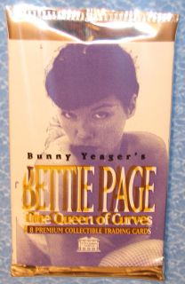 Bettie Page The Queen of Curves Foil Card Pack