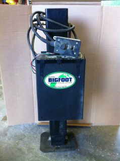 Bigfoot Hydraulic 12,000 lb Single Point Jack for Horse, Cargo or 