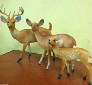 Vintage Set Of 3 Plastic Buck Doe Fawn Deer Family Figurines